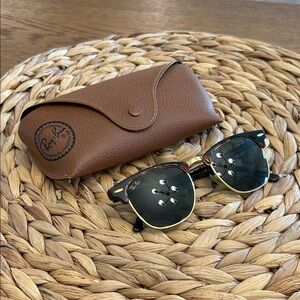 Ray-Ban Clubmaster Sunglasses Brown Tortoise with Green Lenses